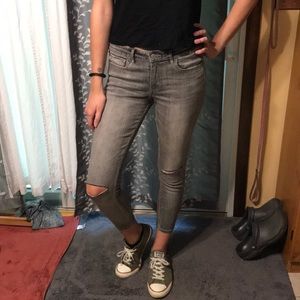 Hollister Size 7 Low Rise Crop Jeans